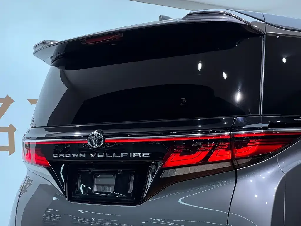 Toyota Vellfire — фото 4