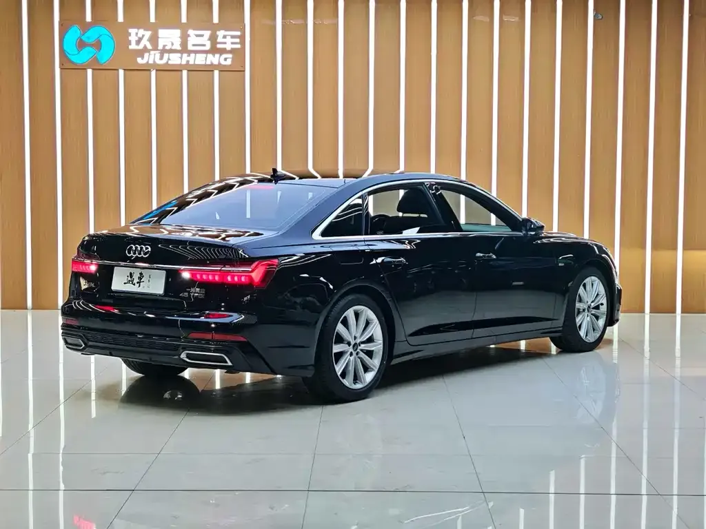 Audi A6L — фото 6