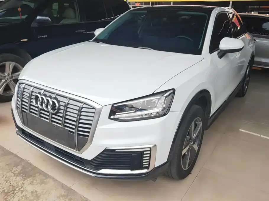 Audi Q2L e-tron