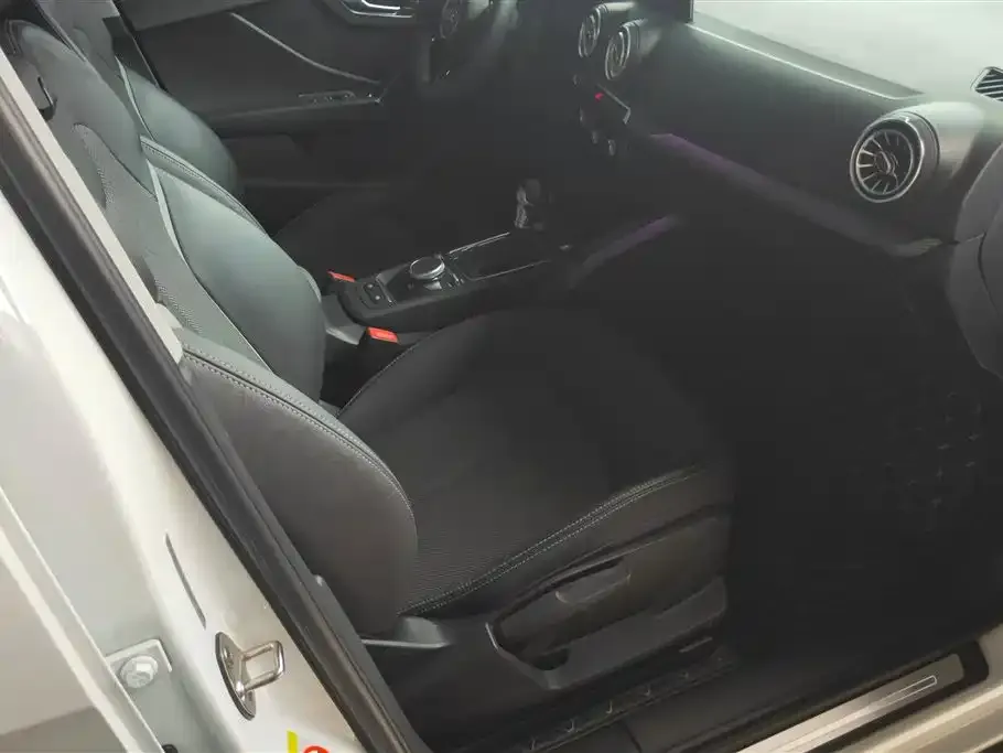 Audi Q2L e-tron 2021 из CN, фото 6