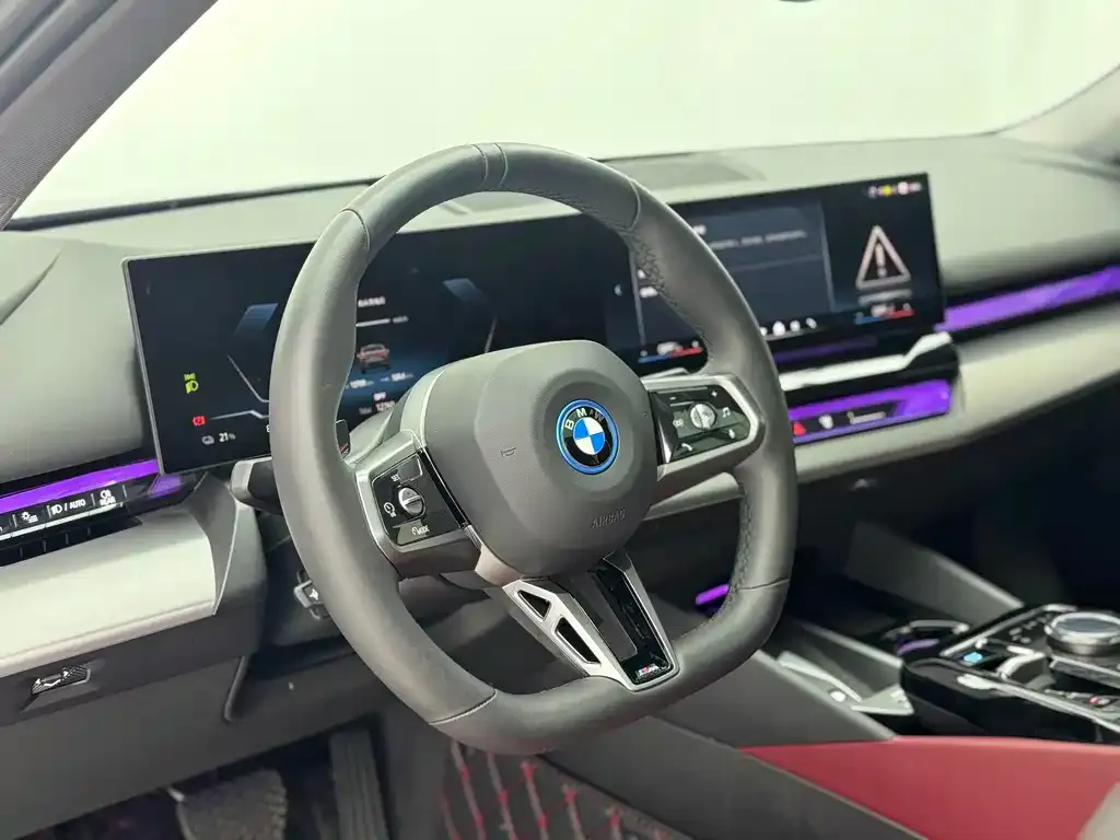 BMW i5 — фото 8