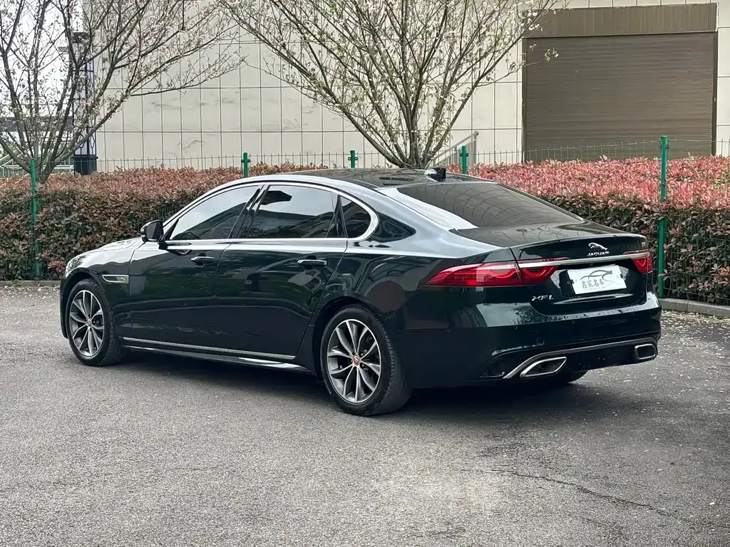 Jaguar XFL — фото 9