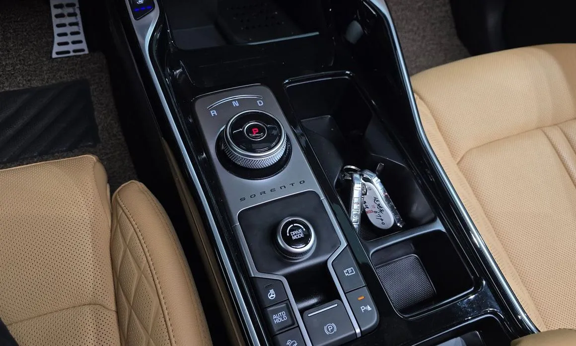 Kia Sorento — фото 9