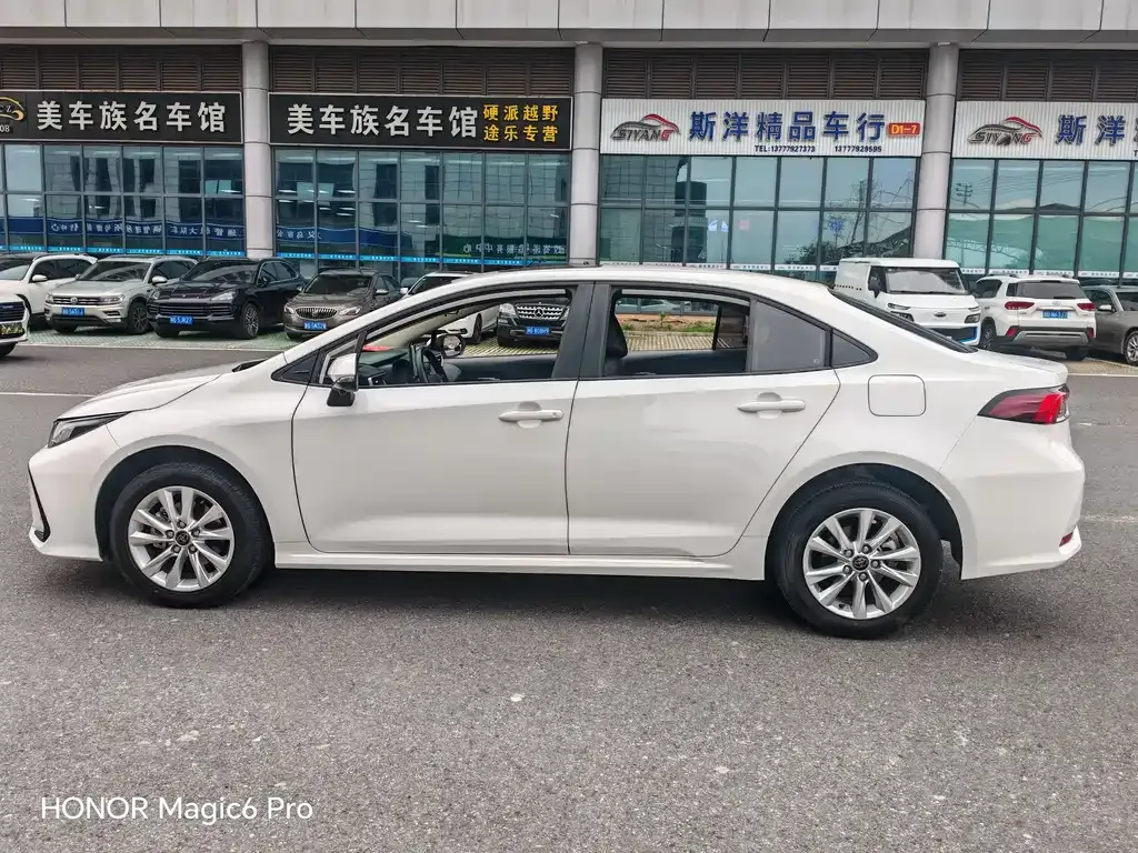 Toyota Corolla — фото 4