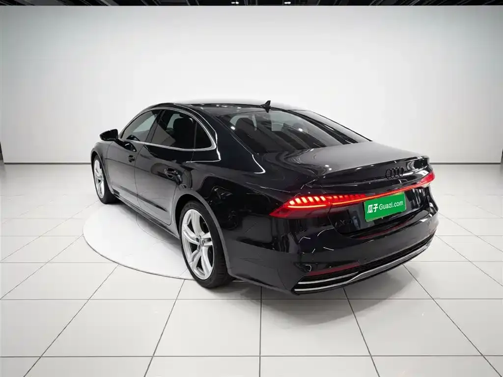 Audi A7L — фото 7