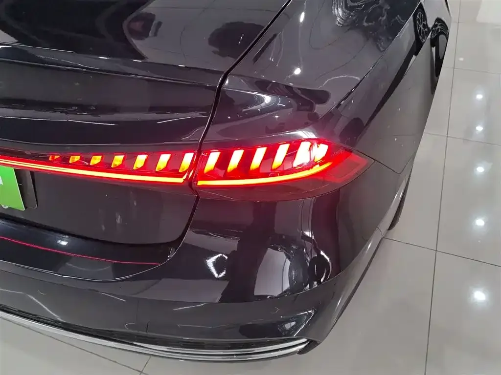 Audi A7L — фото 5