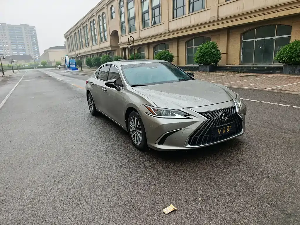 Lexus ES — фото 10