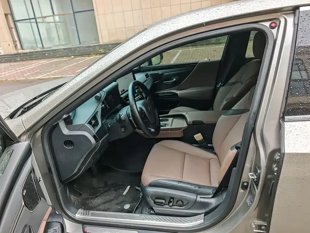 Lexus ES — фото 8