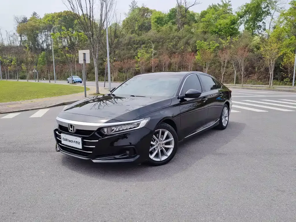 Honda Accord — фото 1