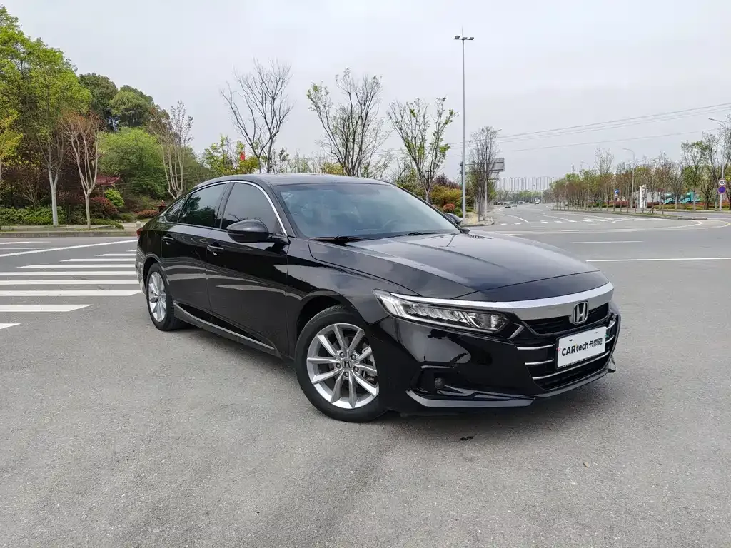 Honda Accord — фото 10