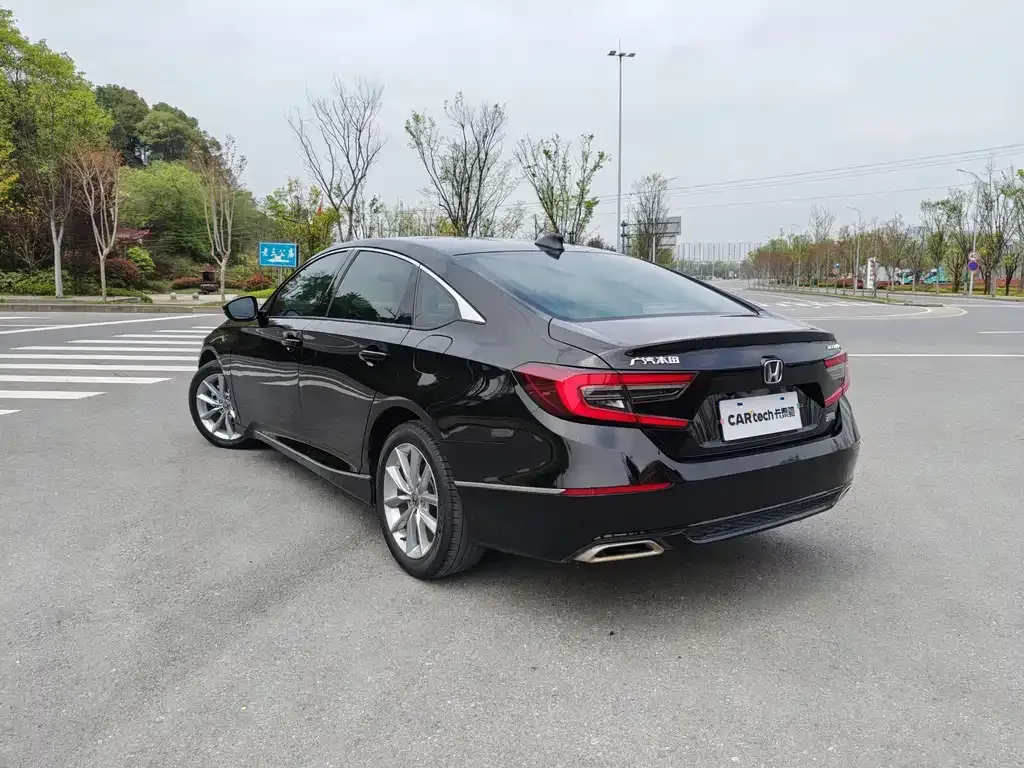 Honda Accord — фото 3