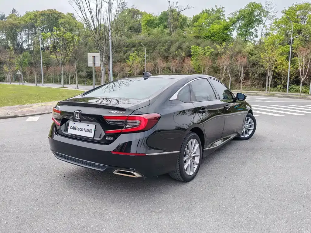 Honda Accord — фото 8