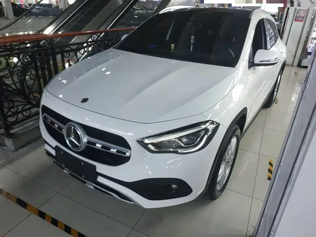 Mercedes-Benz GLA — фото 1