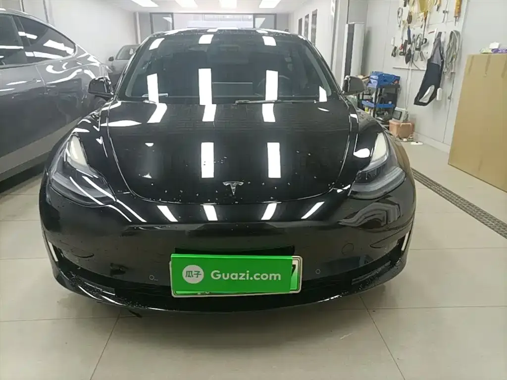 Tesla Model 3 — фото 5