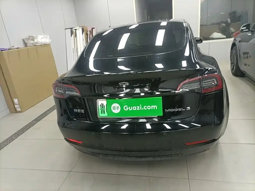 Tesla Model 3 — фото 6