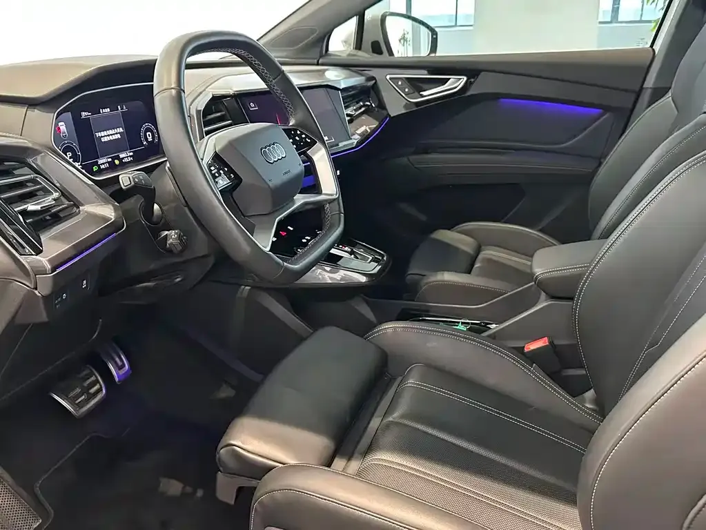 Audi Q4 e-tron — фото 10