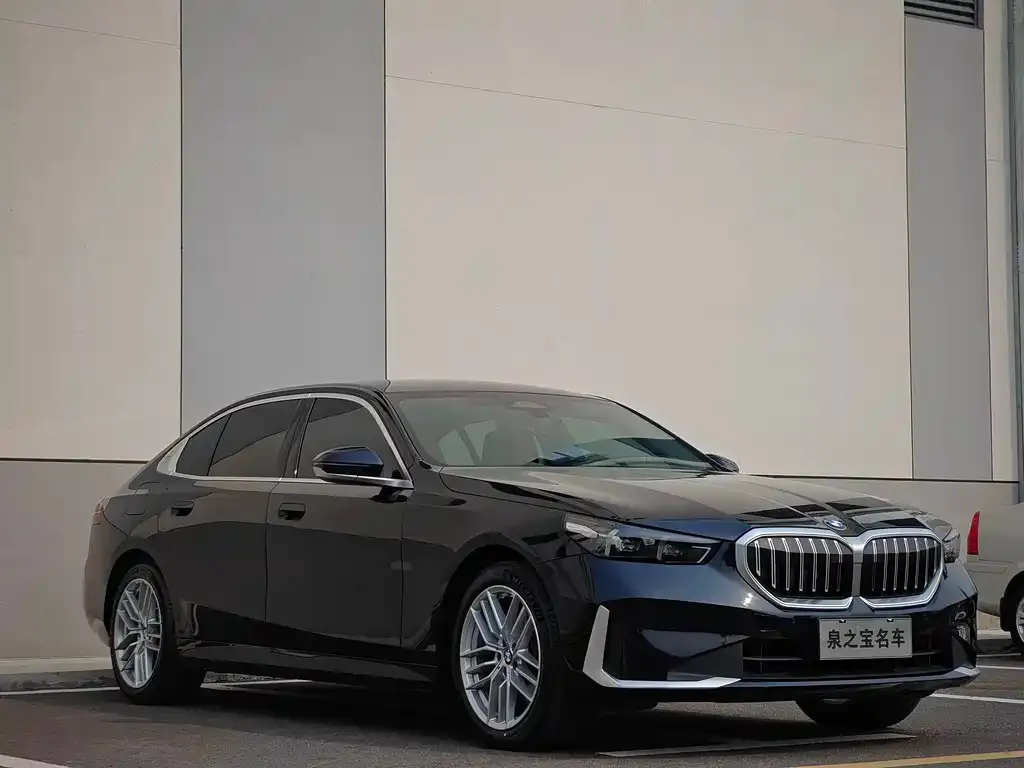 BMW 5 Series — фото 9
