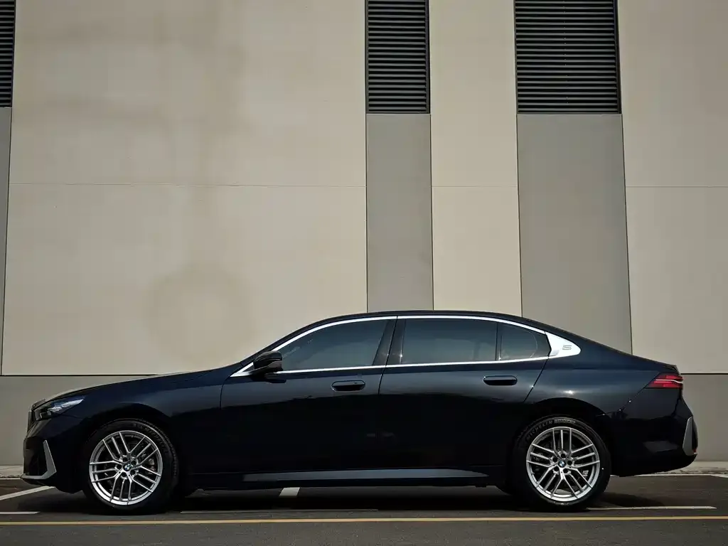 BMW 5 Series — фото 2