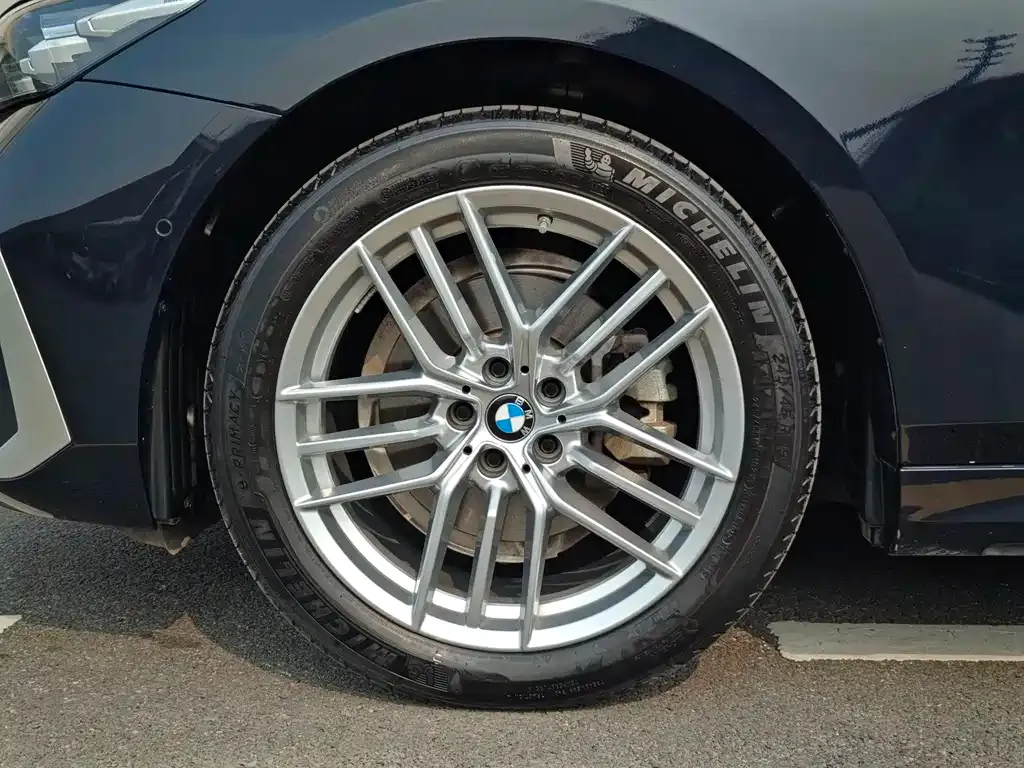 BMW 5 Series — фото 10