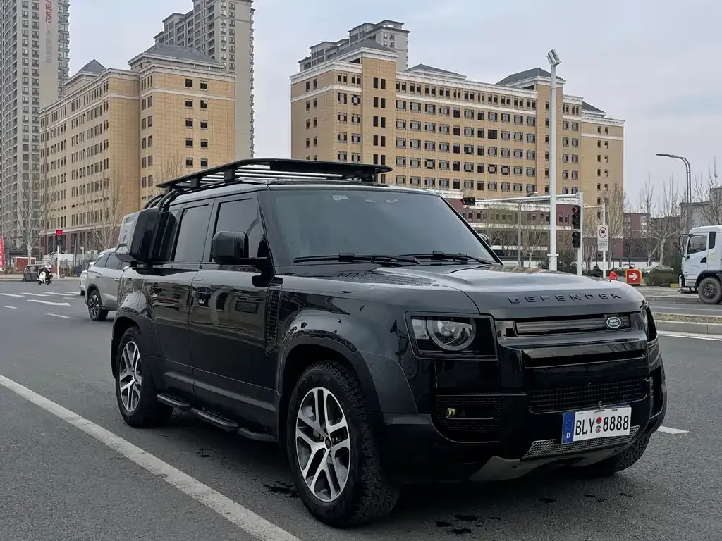 Land Rover Defender — фото 1