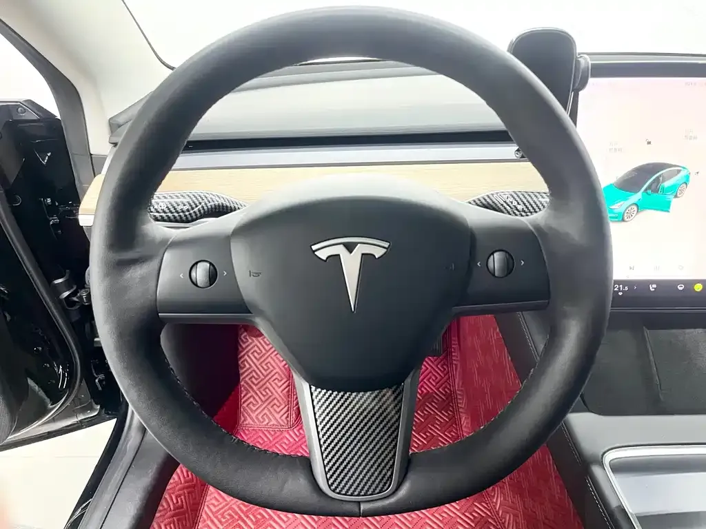 Tesla Model 3 — фото 10