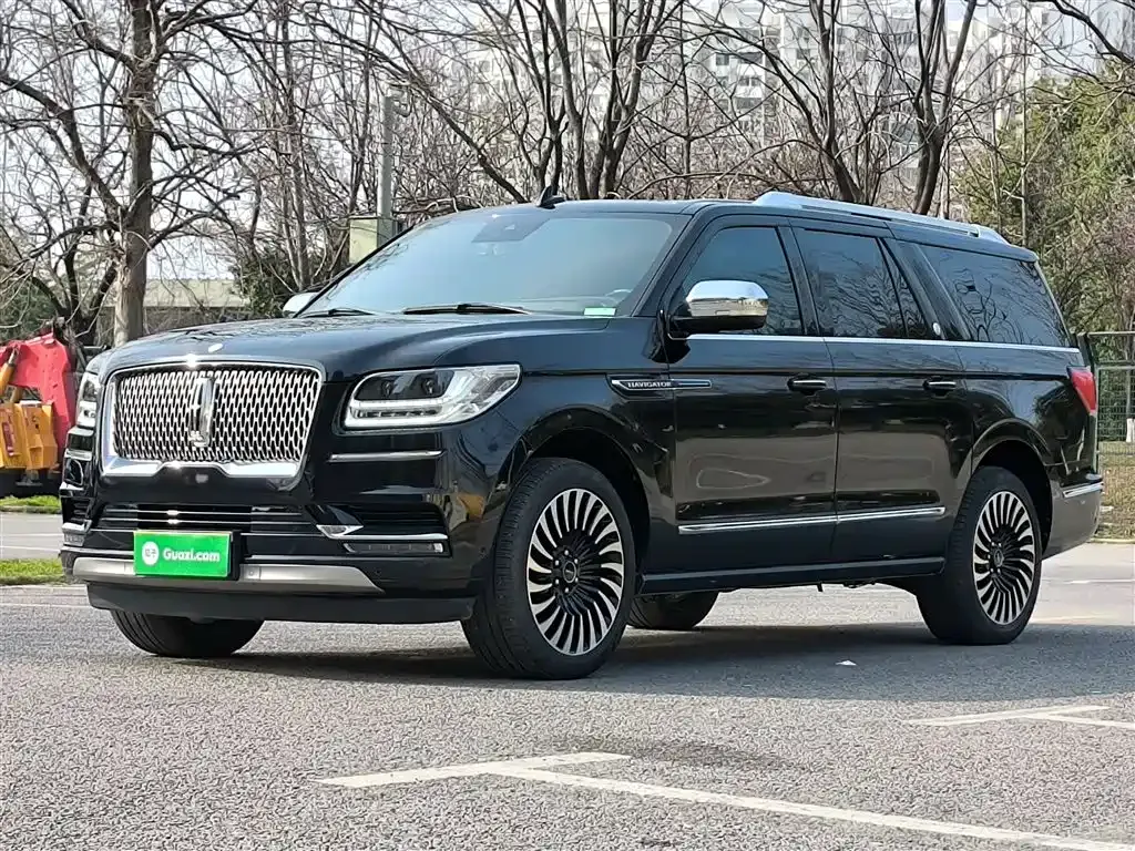 Lincoln Navigator — фото 1