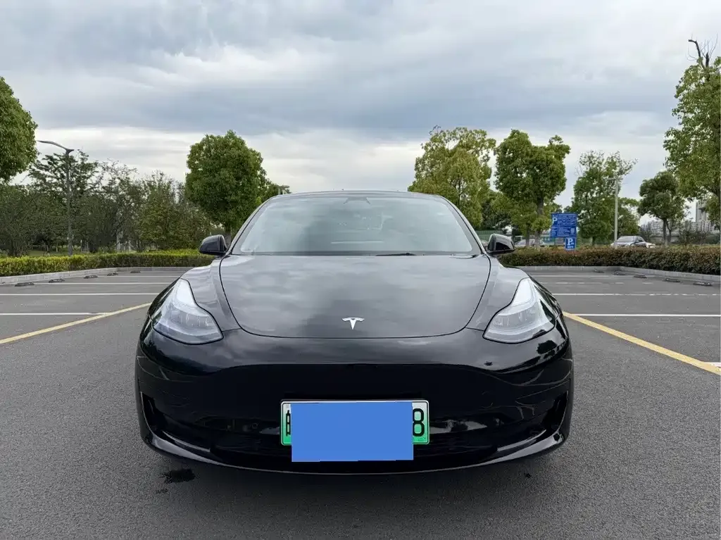 Tesla Model 3 — фото 10