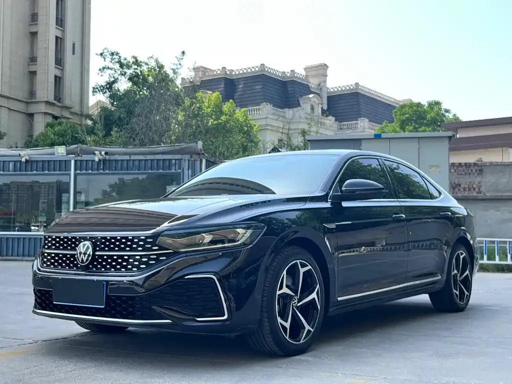 Volkswagen Passat — фото 1