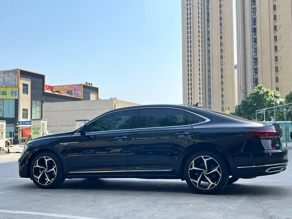 Volkswagen Passat — фото 5