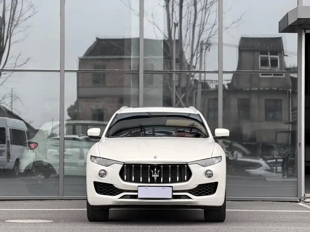 Maserati Levante — фото 3