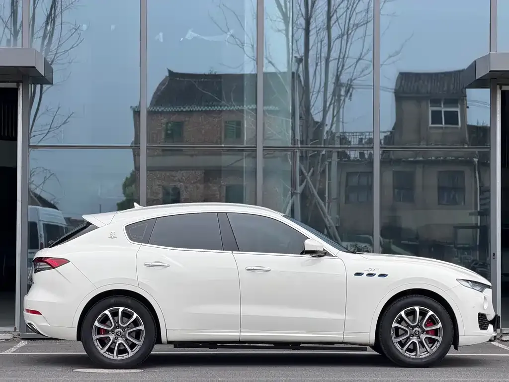 Maserati Levante — фото 5