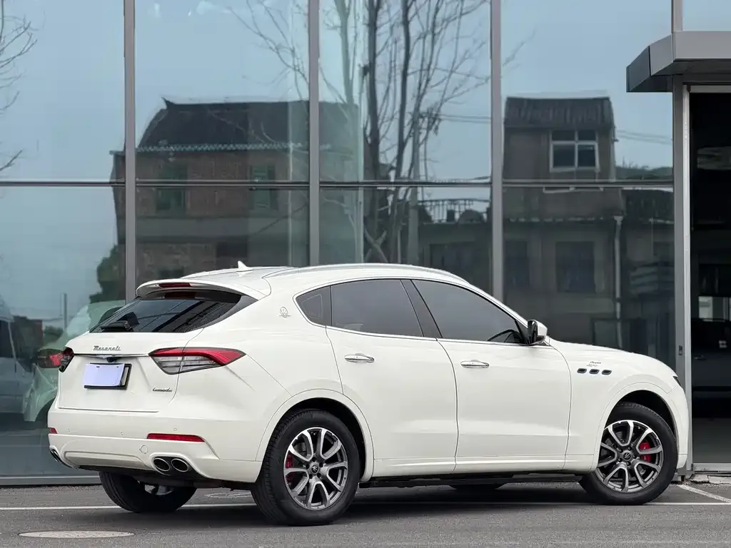 Maserati Levante — фото 6