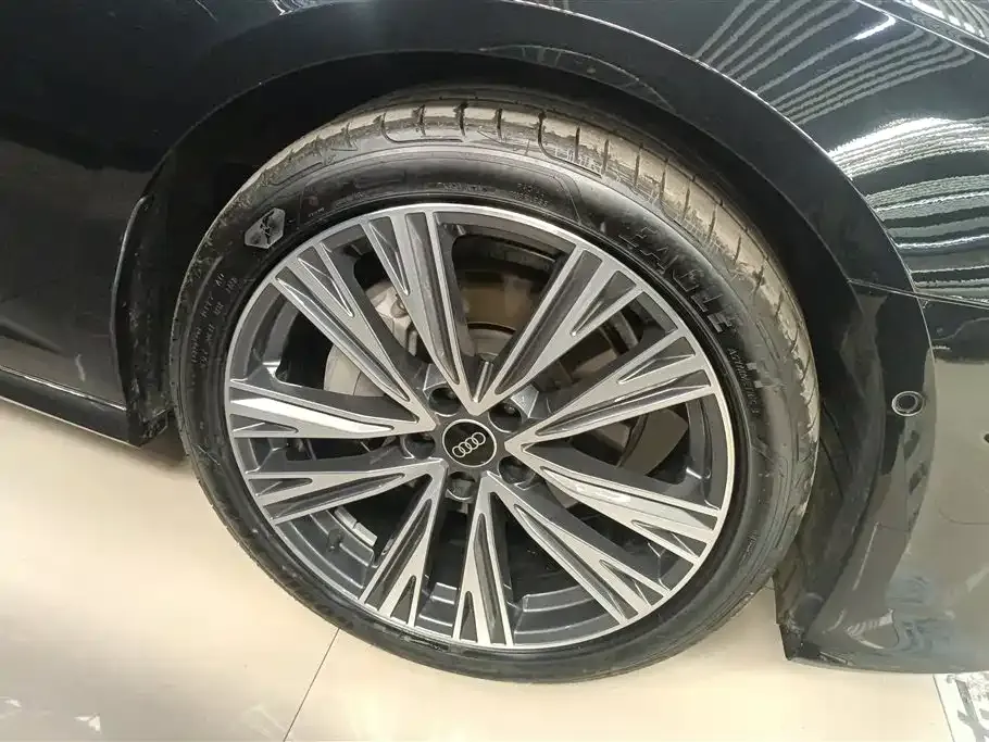 Audi A6L 2023 из CN, фото 6