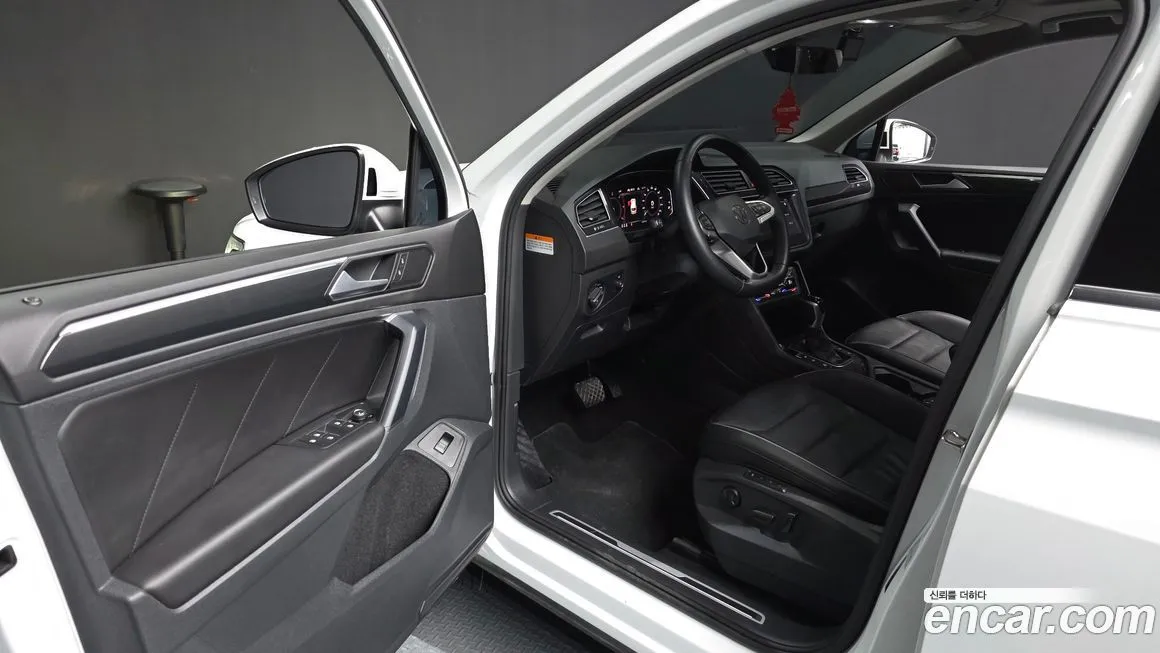 Volkswagen Tiguan — фото 6