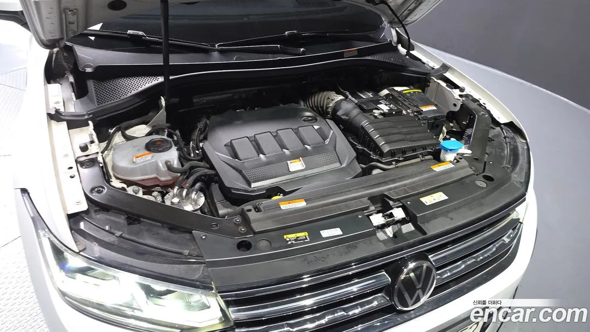 Volkswagen Tiguan — фото 10
