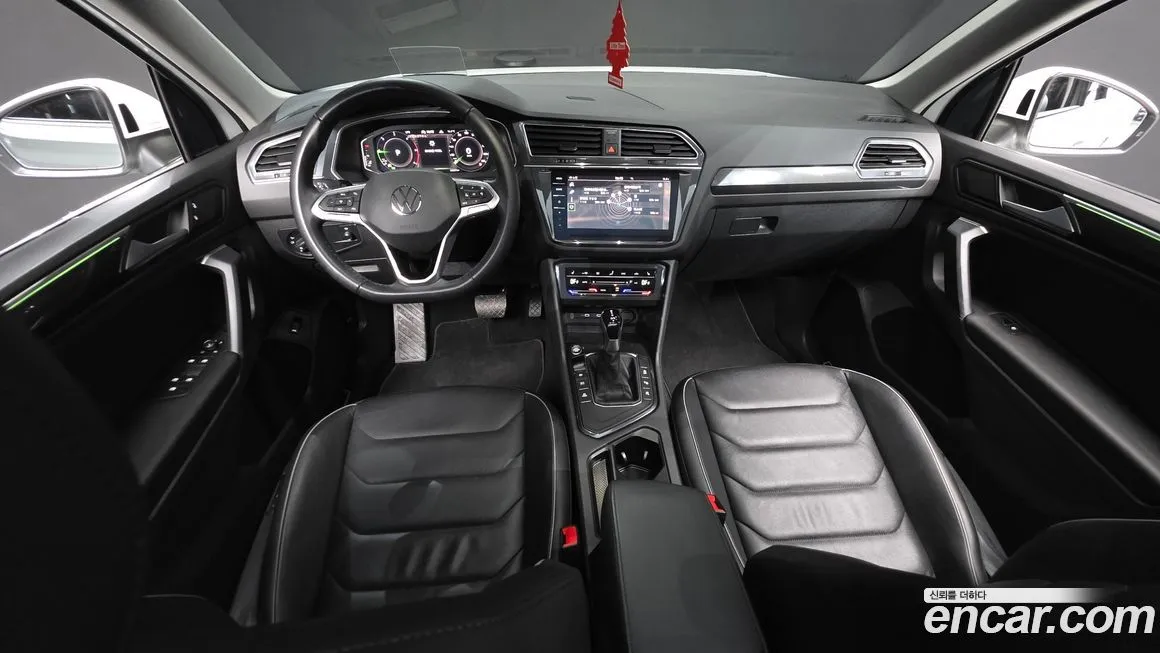 Volkswagen Tiguan — фото 8