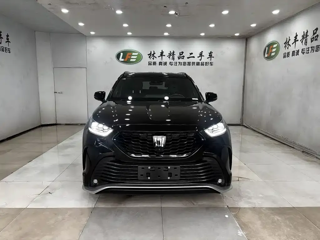 Toyota Crown Kluger 2024 из CN, фото 10