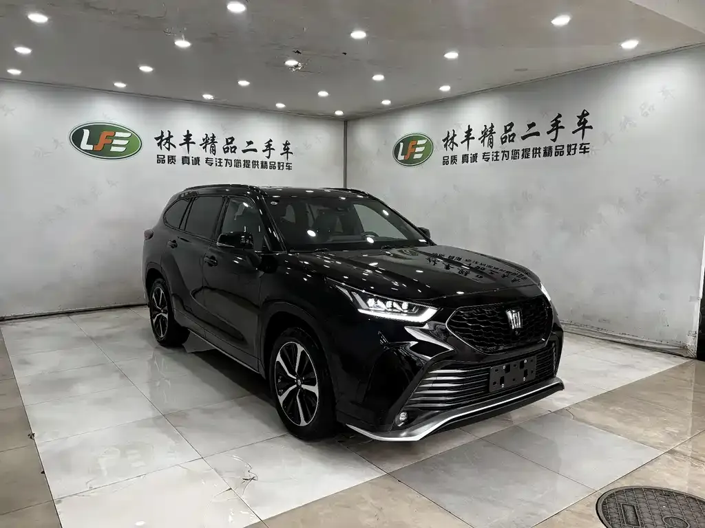 Toyota Crown Kluger 2024 из CN, фото 7