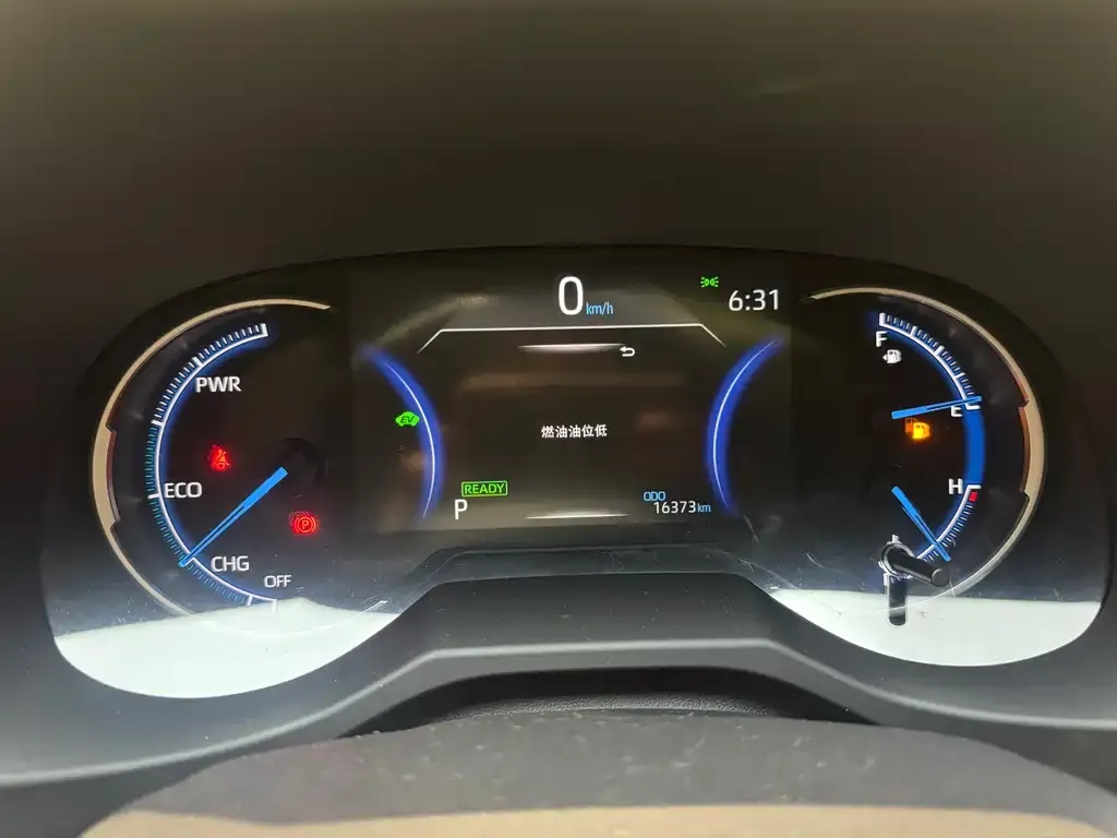 Toyota RAV4 — фото 10