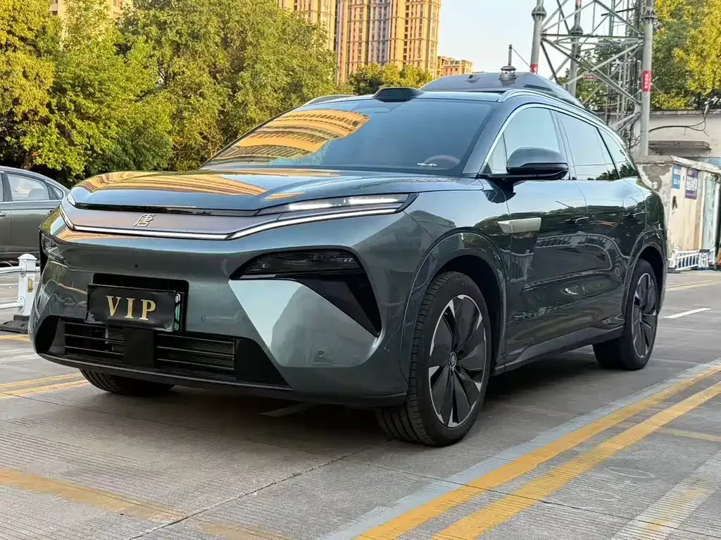 BYD Tang L