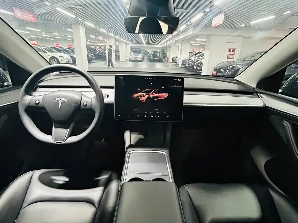 Tesla Model Y — фото 6