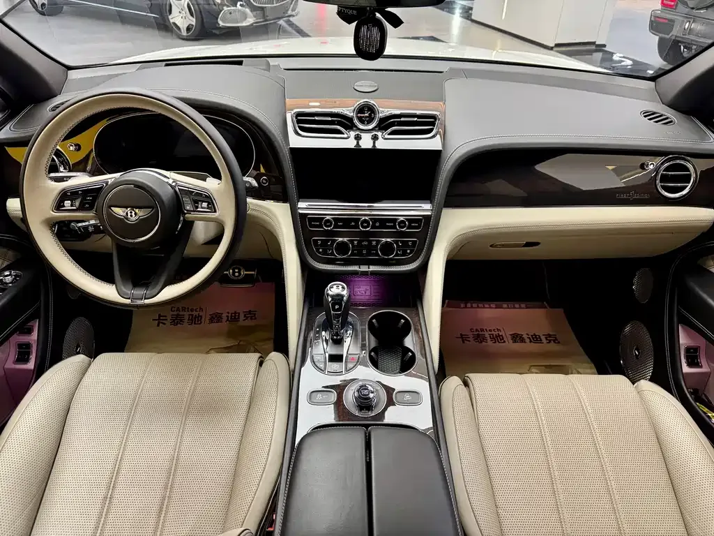 Bentley Bentayga PHEV 2023 из CN, фото 10
