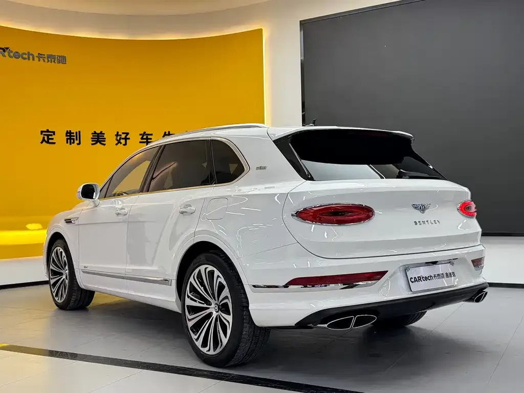 Bentley Bentayga PHEV 2023 из CN, фото 5