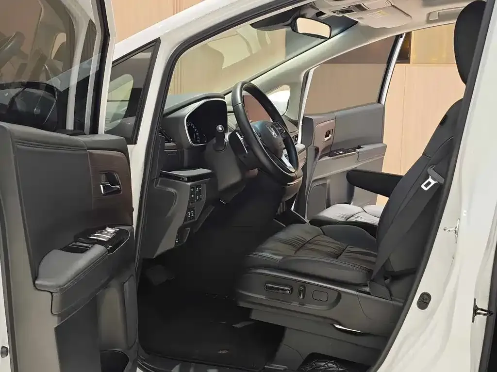 Honda Odyssey 2024 из CN, фото 10