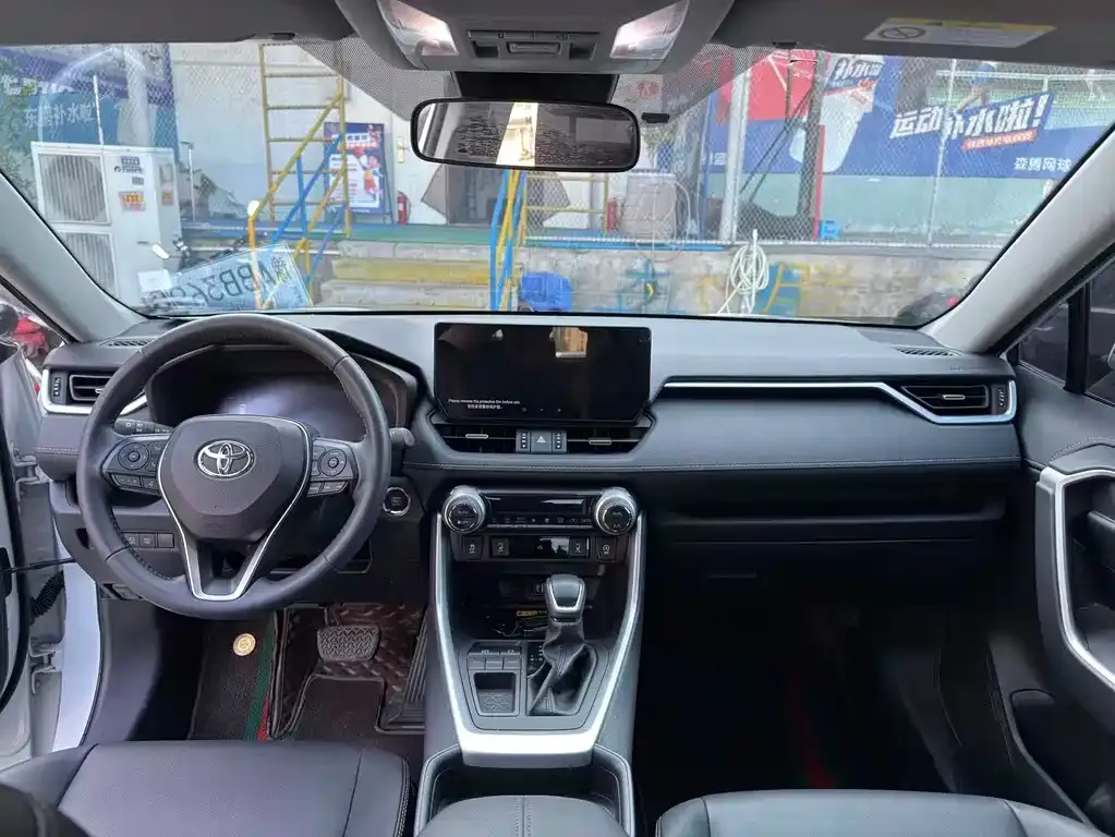 Toyota RAV4 2023 из CN, фото 8