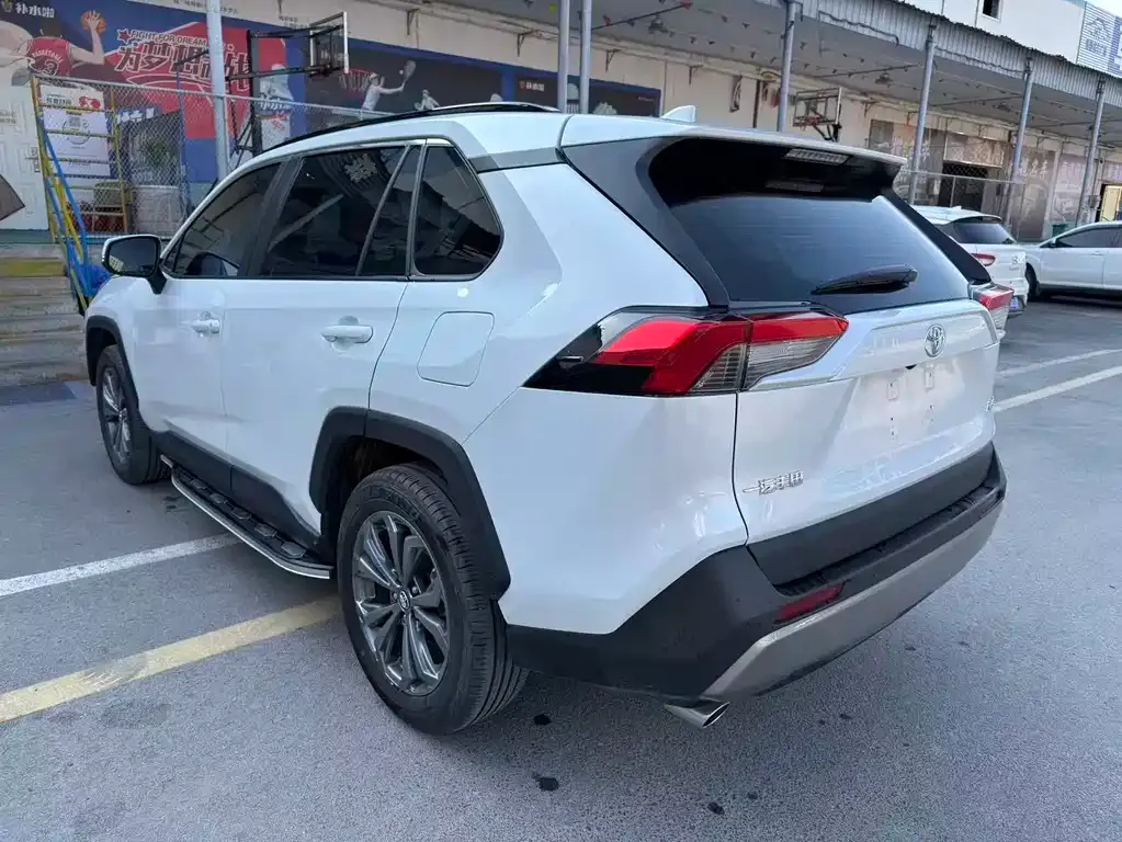 Toyota RAV4 2023 из CN, фото 6
