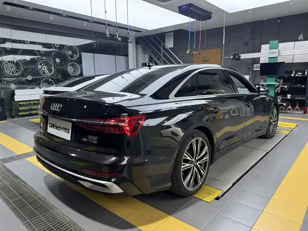 Audi A6L 2023 из CN, фото 9