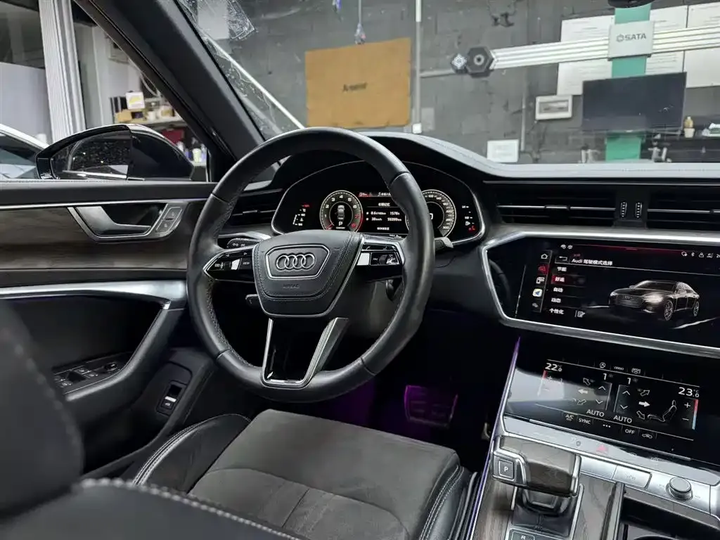 Audi A6L 2023 из CN, фото 4