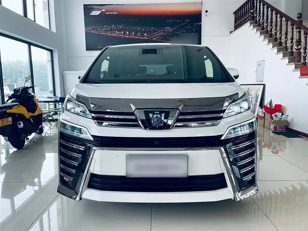 Toyota Vellfire — фото 2