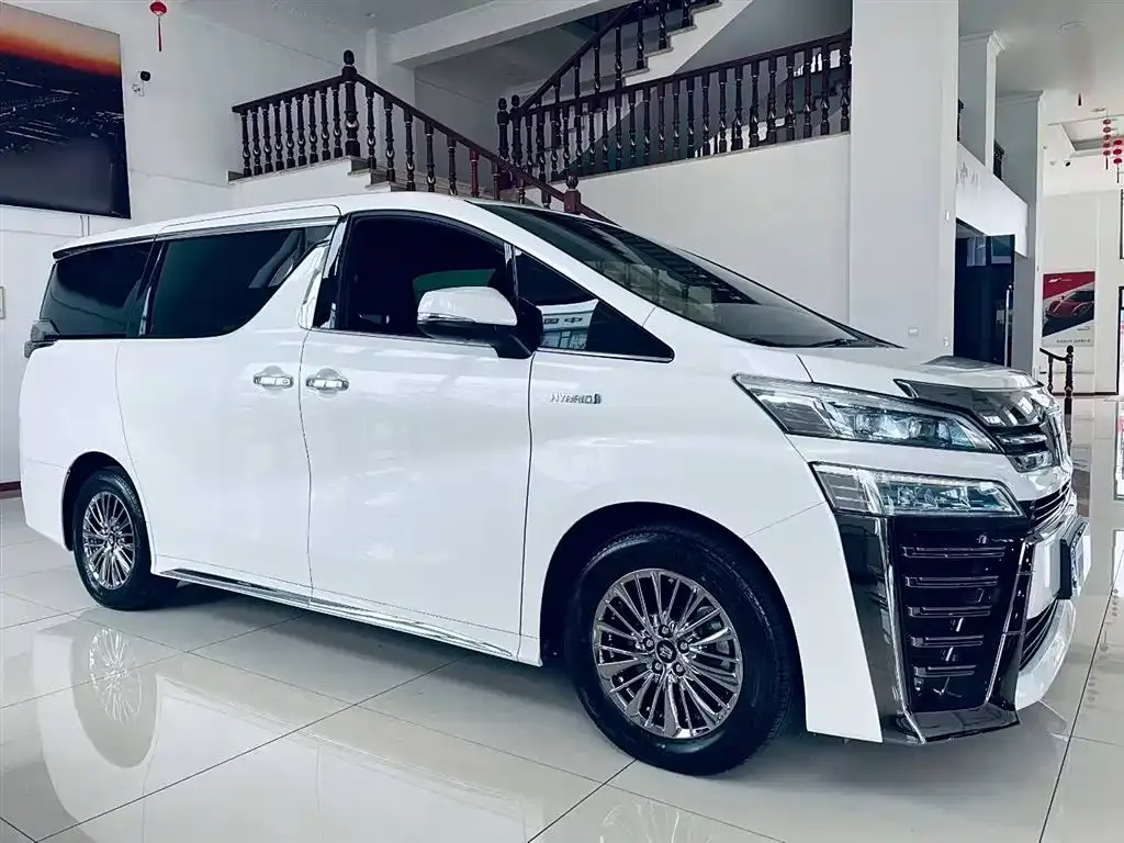Toyota Vellfire — фото 4